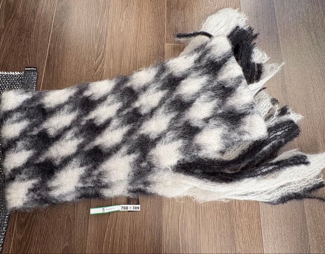 マンタスエスカライ 千鳥格子柄(白×黒)マフラー