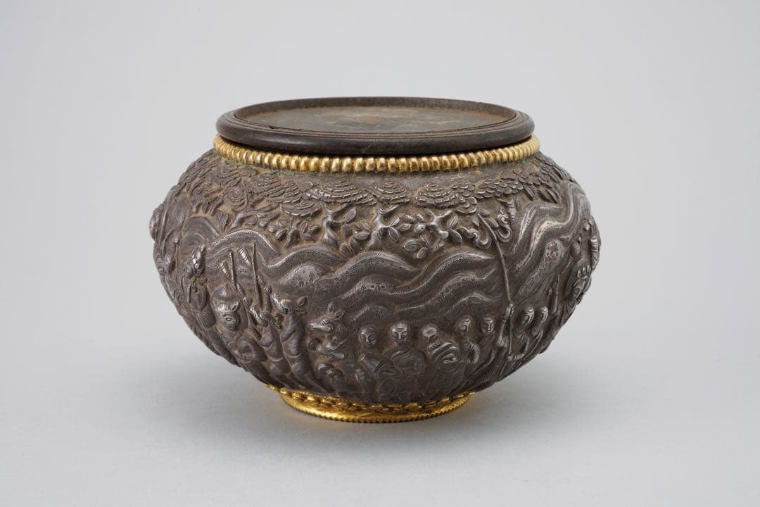 仏教美術 純銀 鎏金 650g 仏教人物図 鉢 仏具 チベット　ネパール 時代