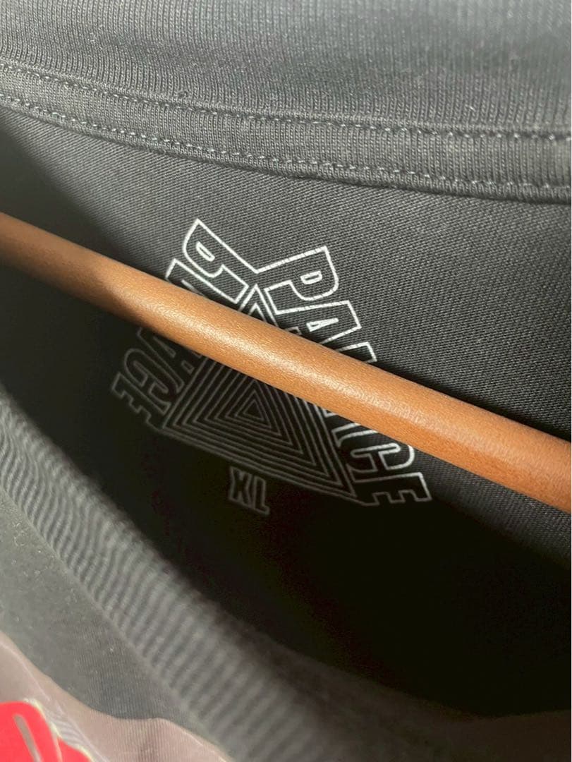 トップス PALACE AKIRA