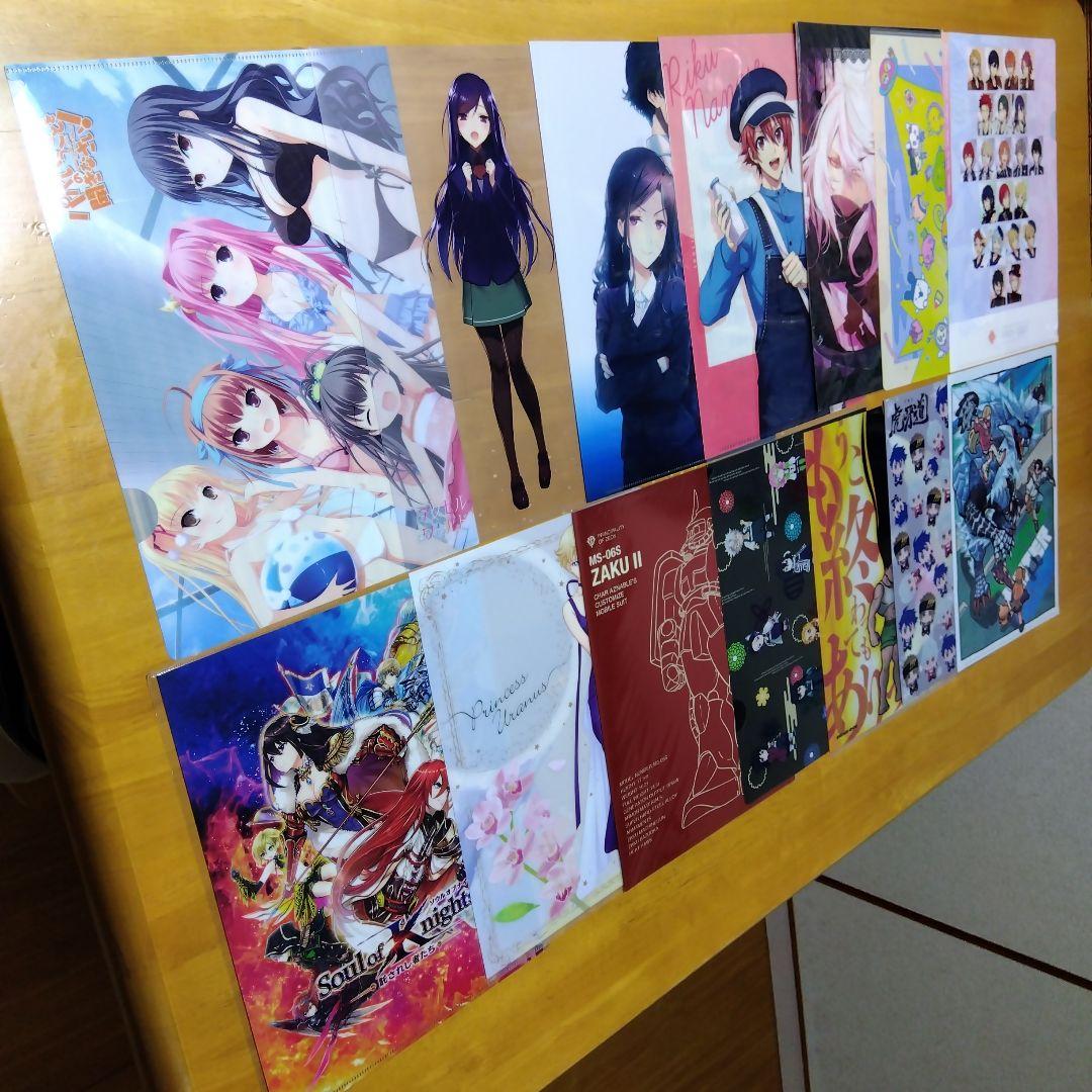 アニメノンジャンル美少女系など　Ａ−４クリアファイル まとめ売リ大量２５０枚