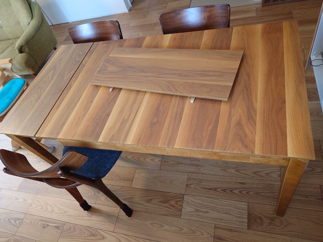 伸縮式ダイニングテーブル