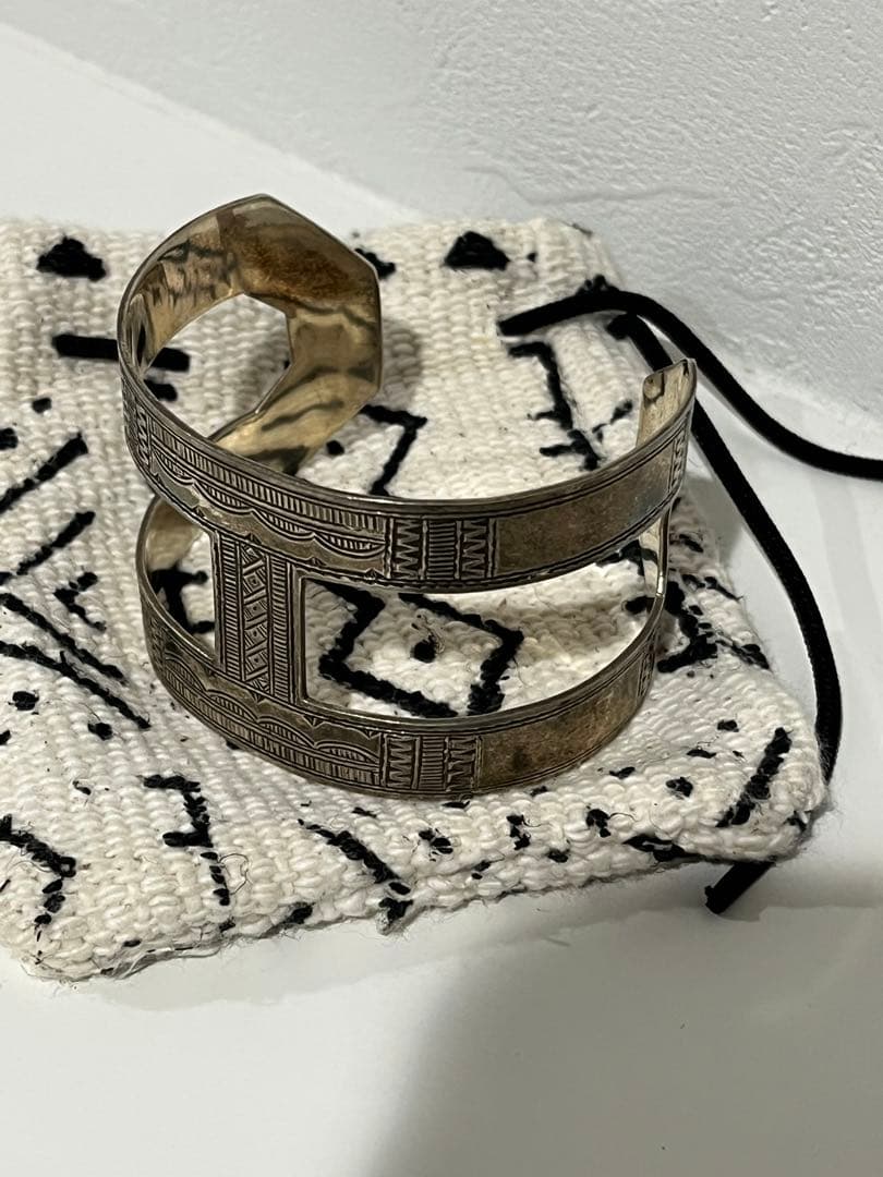 トゥアレグ　ジュエリー　シルバー　H型