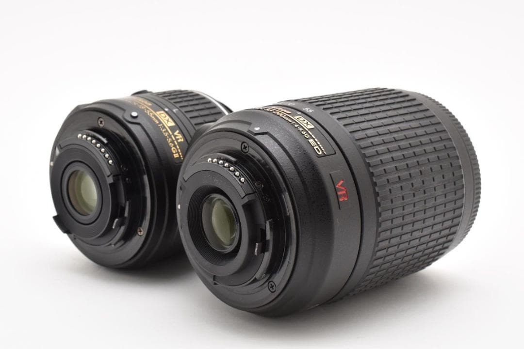 超美品 4233ショット　Nikon　D5500　ダブルレンズ 　Wi-Fi搭載