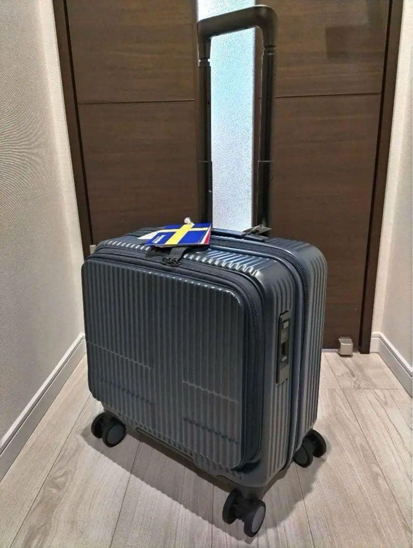 新品未使用 innovator キャリーケース 33L ネイビー