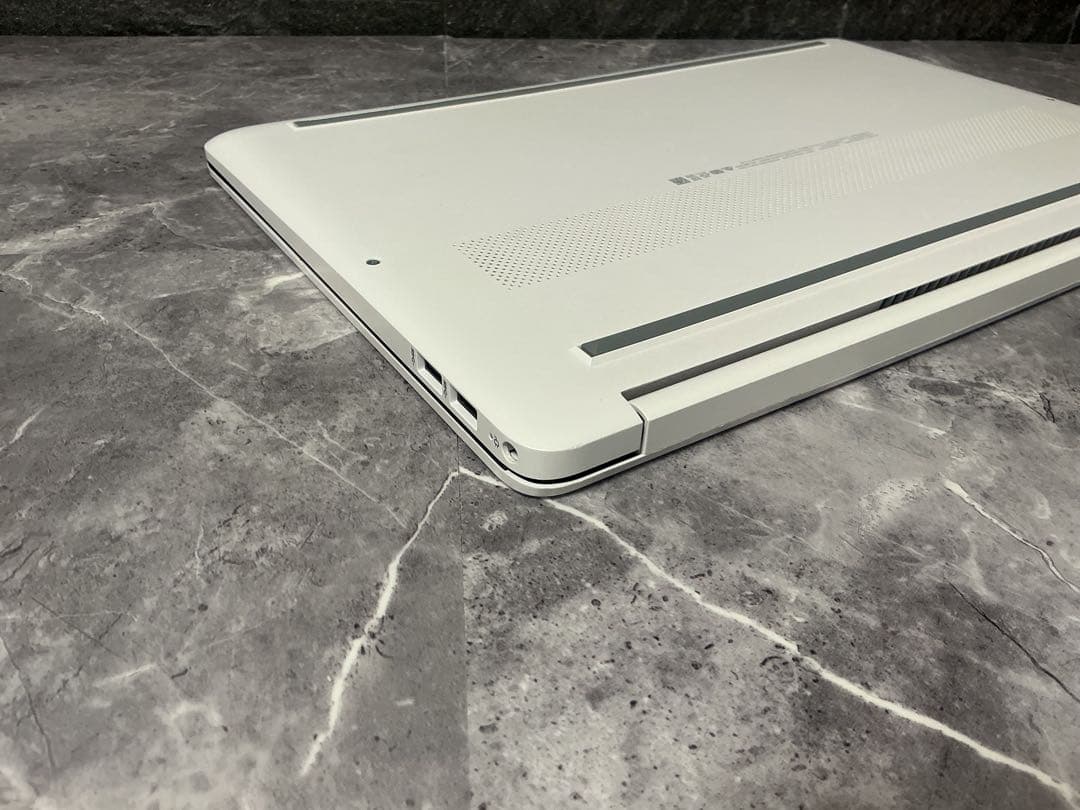 美品 HP corei5 第10世代 メモリ16GB 新品m.2SSD256GB