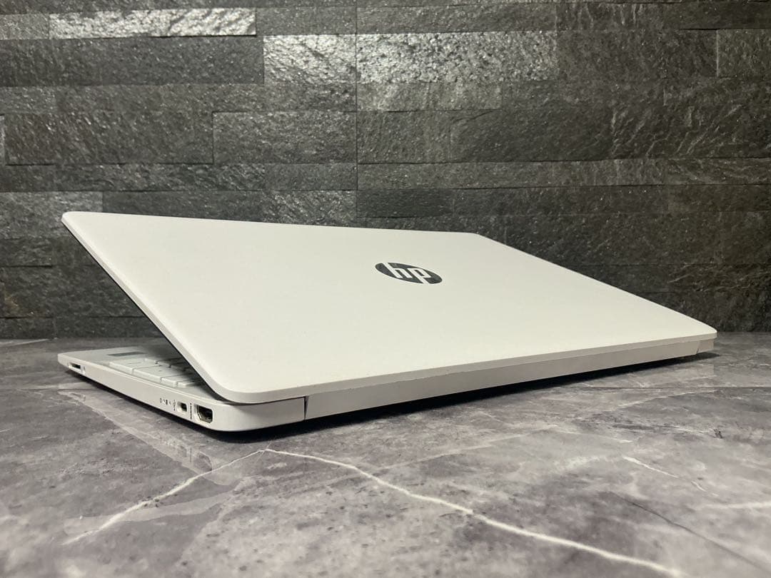 美品 HP corei5 第10世代 メモリ16GB 新品m.2SSD256GB