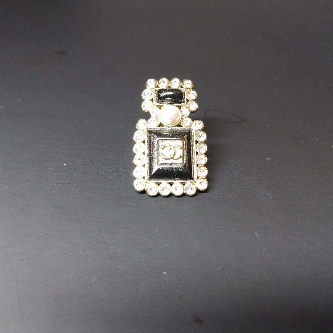 CHANEL　ピンブローチ　黒