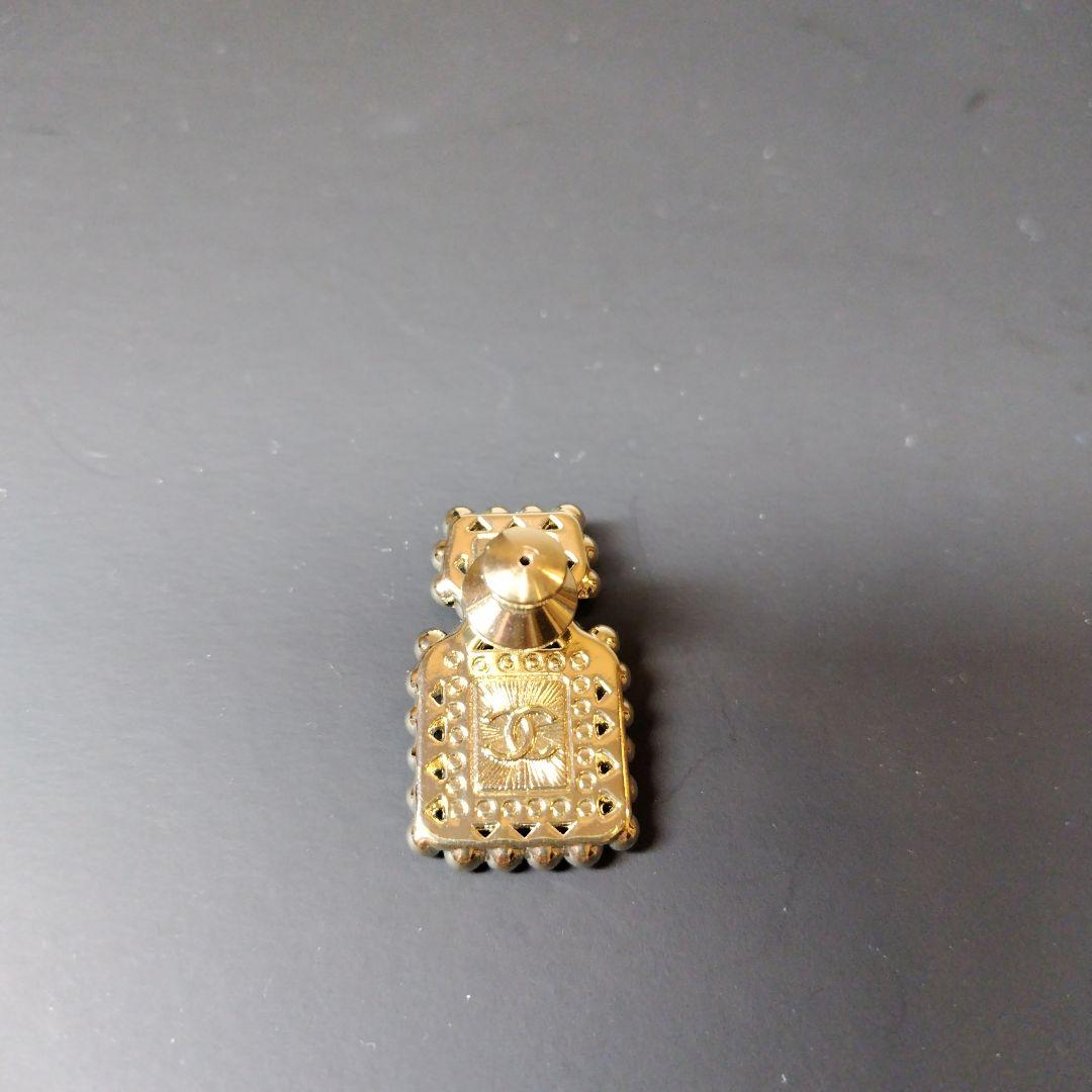 CHANEL　ピンブローチ　黒
