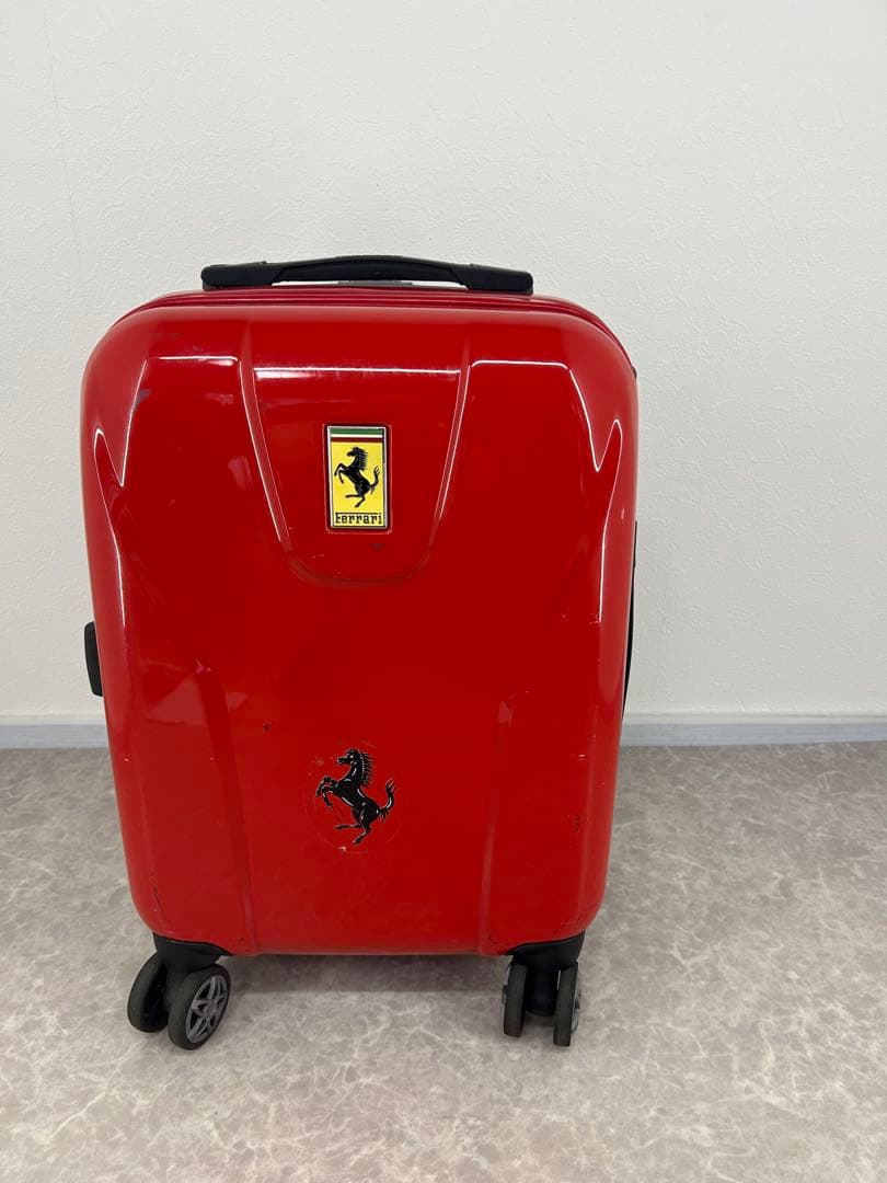 送料込み⭐︎Ferrari 【赤 キャリーケース 4輪】希少