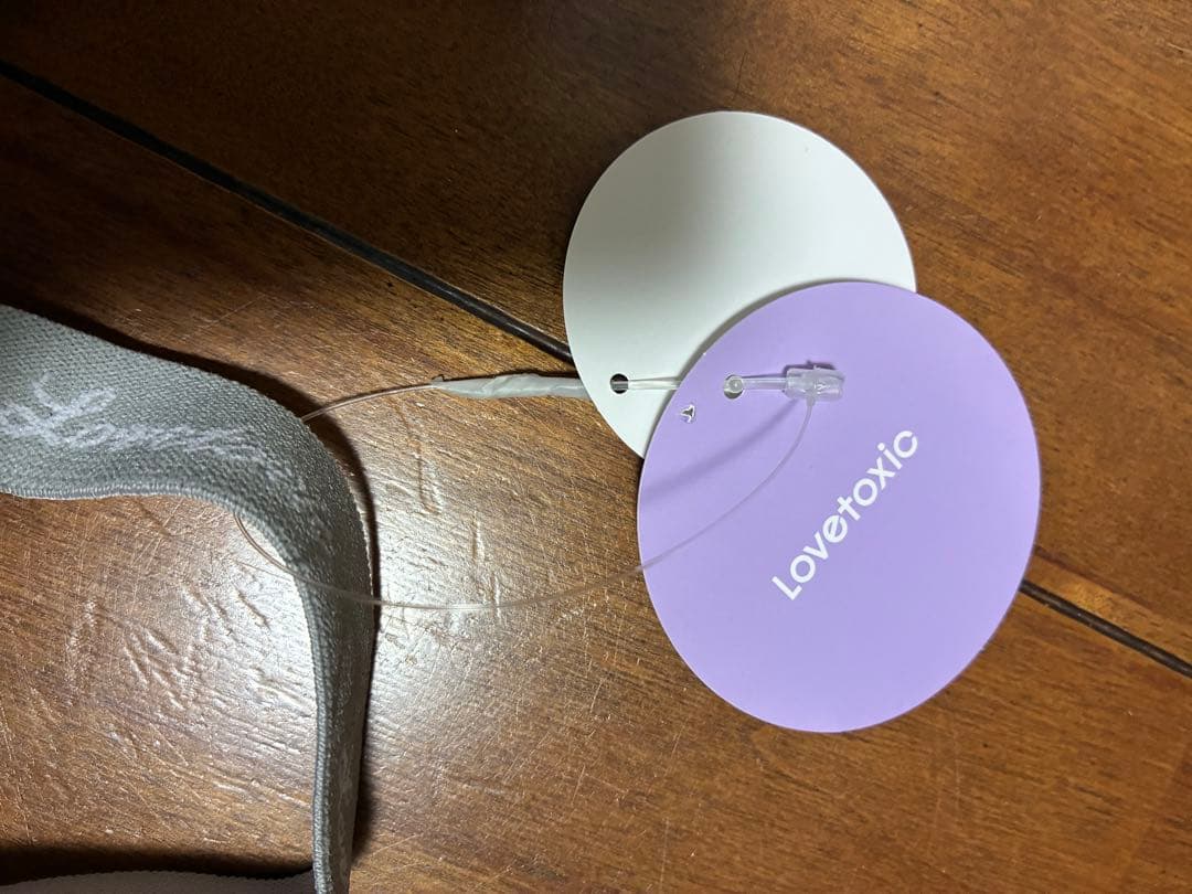 確認用です。Lovetoxic 白色