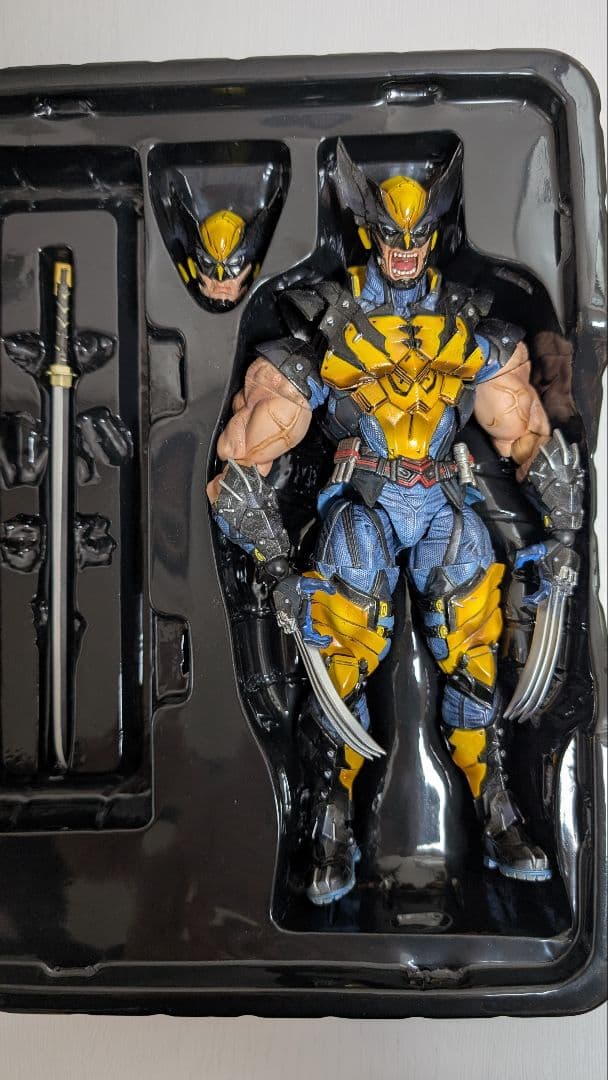 MARVEL UNIVERSE ヴァリアント プレイアーツ改 ウルヴァリン