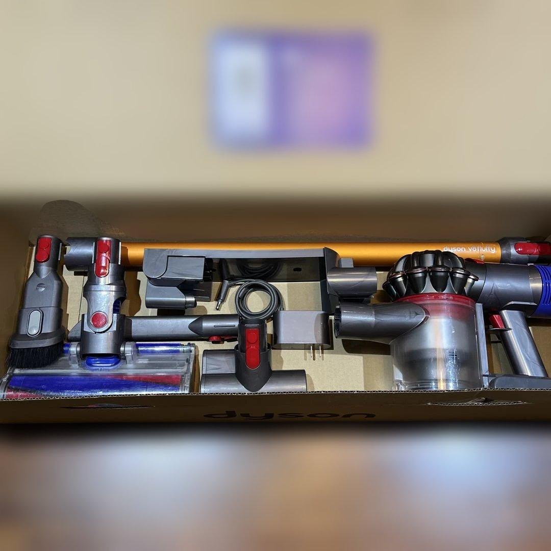 Dyson V8 Fluffy 掃除機 【バッテリー交換済】