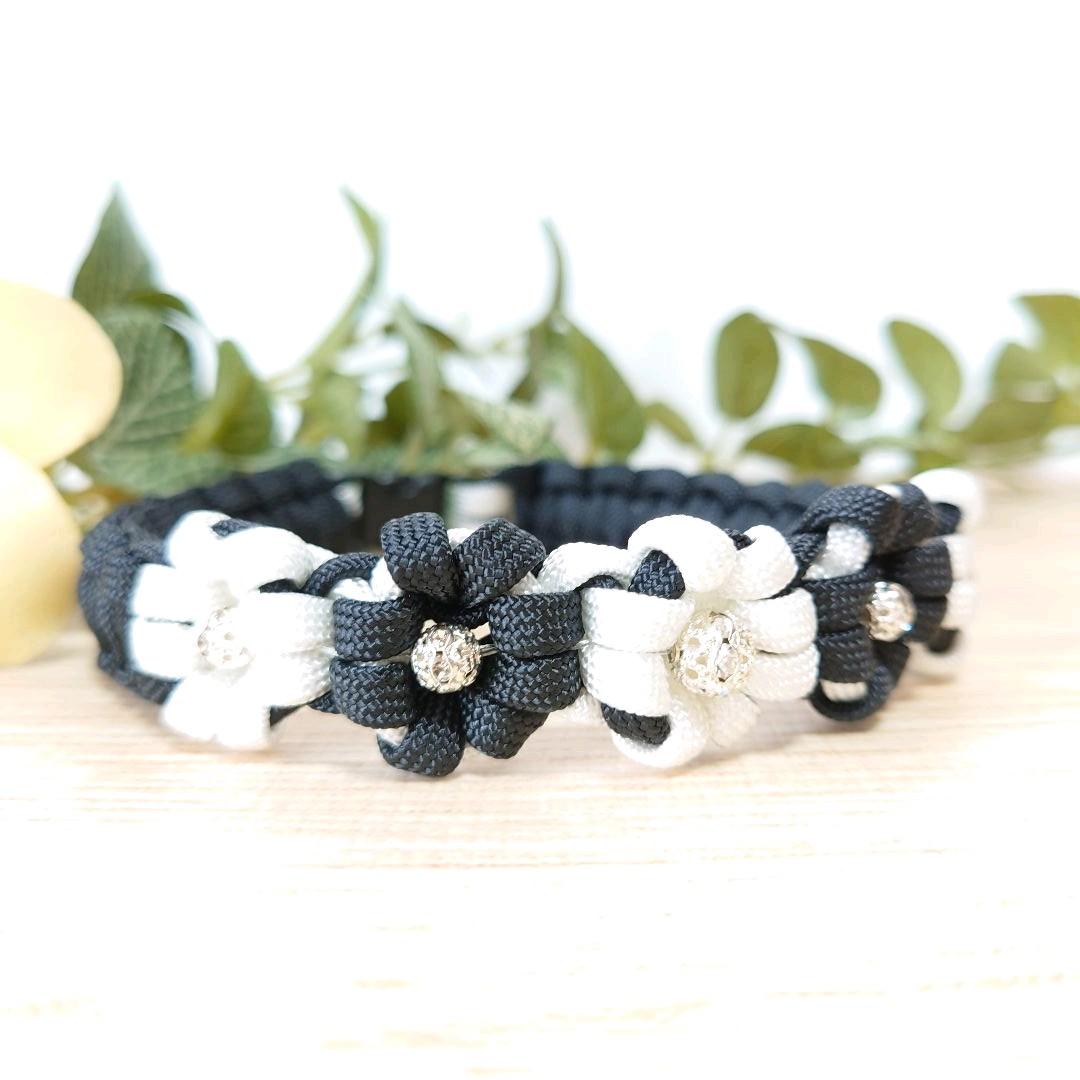 パラコードリード　パラコード首輪　お花　ブラック×ホワイト