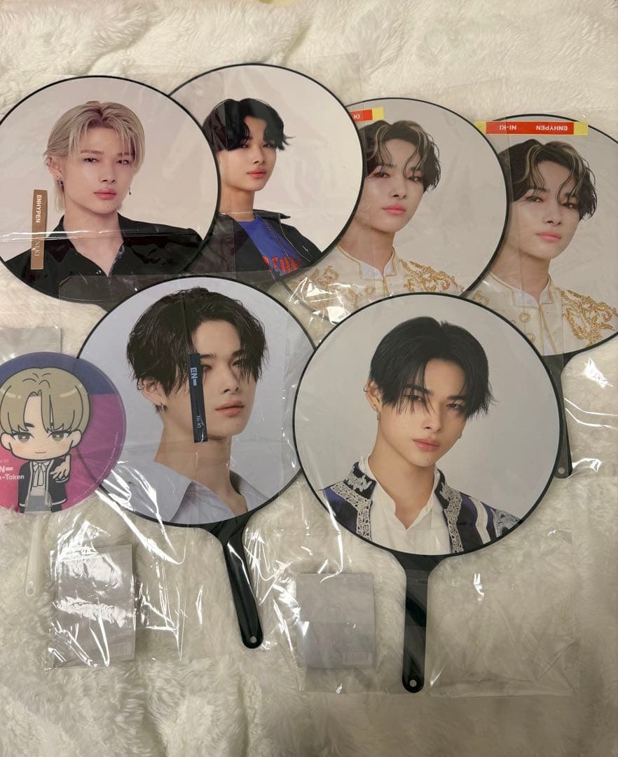 ENHYPEN ニキうちわまとめ売りFateなど(おまけ付き)