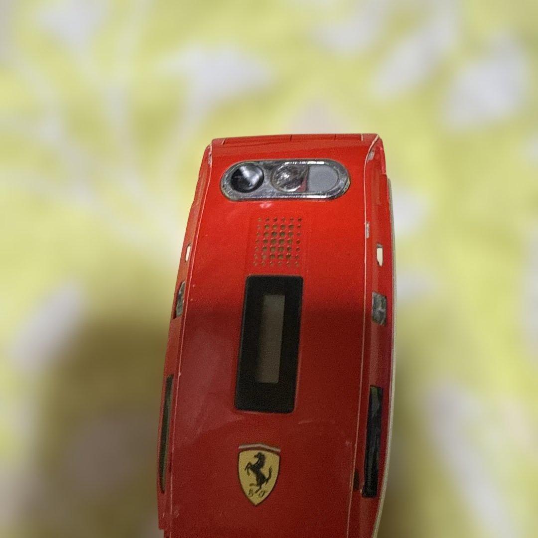 Ferrari コラボ携帯電話本体