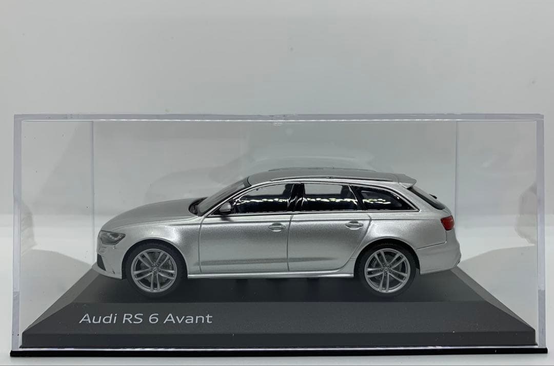 Audi特注1/43 Audi RS 6 Avant プリスマシルバー