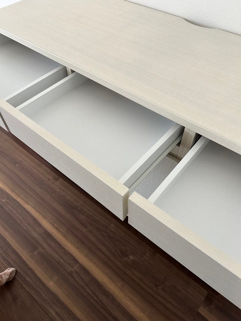 リビングキャビネット