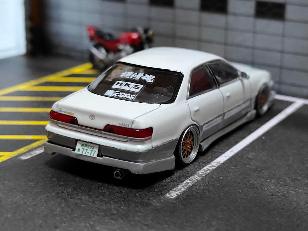 トミカ改造 トヨタ マークII 純正エアロ ツートン 白銀 深リムホットウィール