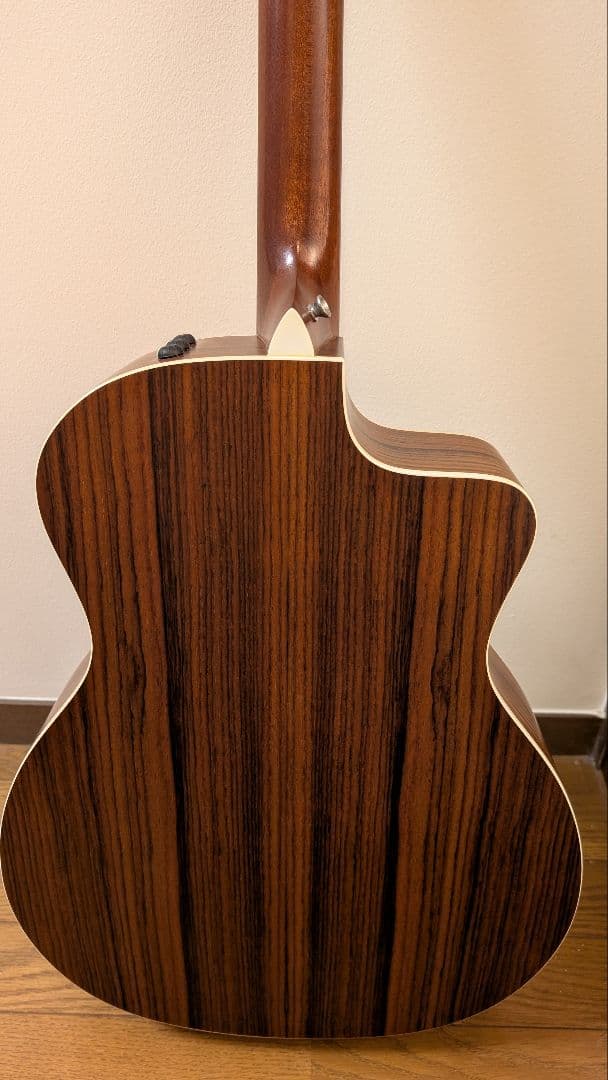 Taylor アコースティックギター