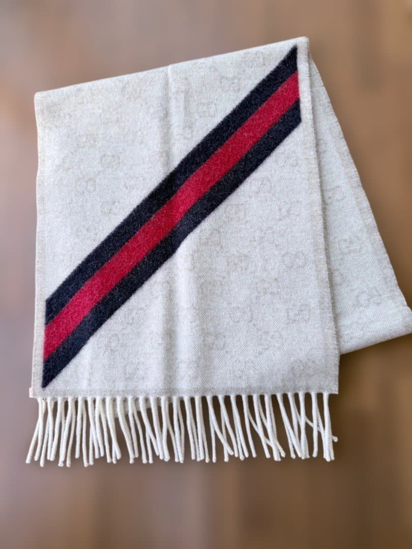 GUCCI グッチマフラー（美品）