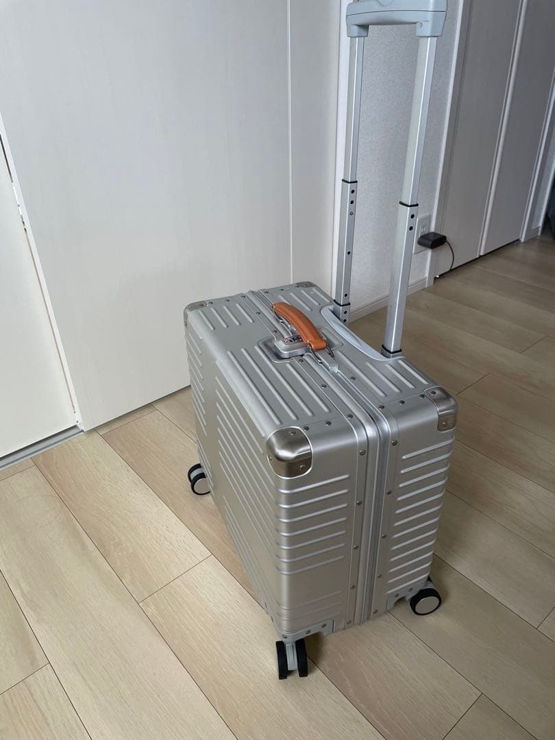 イノベーター INV1611 42L アルミキャリーケース1回使用