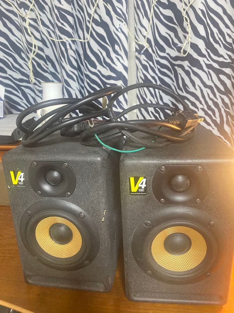 KRK V4 アクティブモニタースピーカー