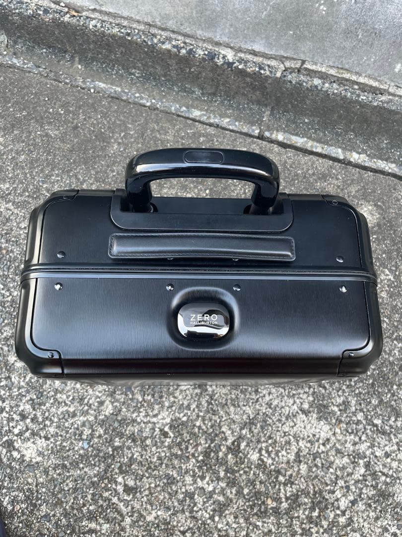 【訳あり】ゼロハリバートンスーツケース