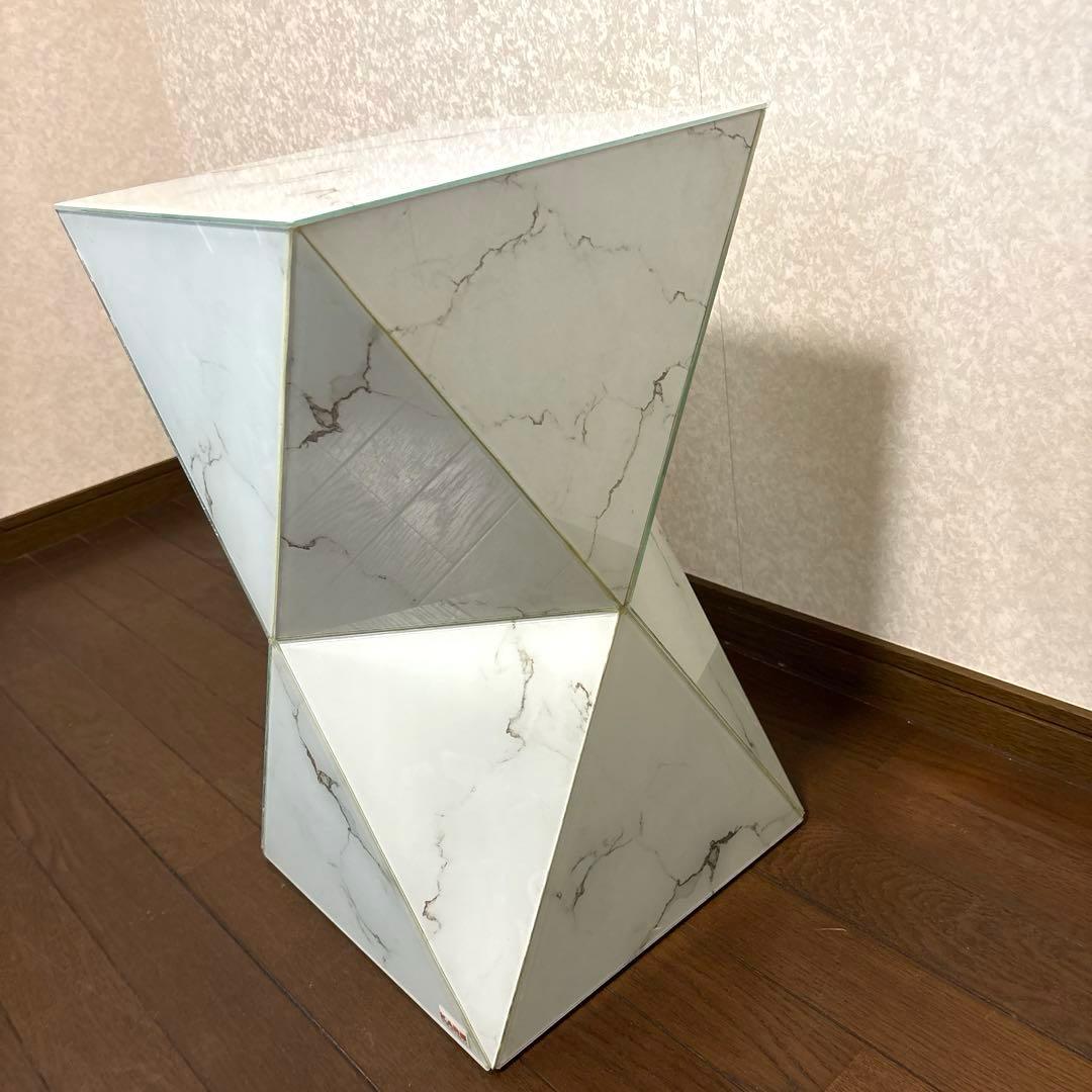 【美品】KARE ラグジュアリートライアングル マーブル サイドテーブル 廃盤品