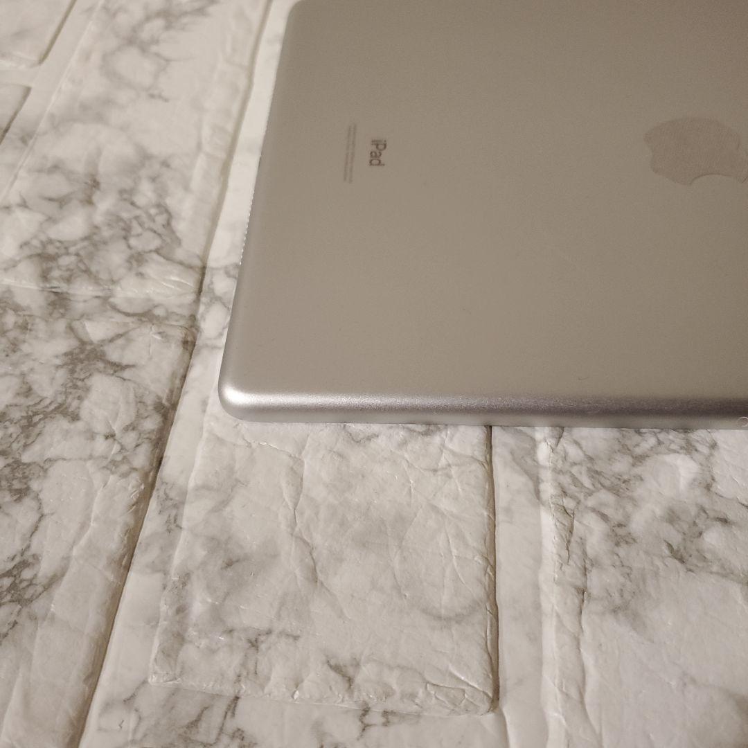 253 iPad 8世代 32GB SIMフリー シルバー