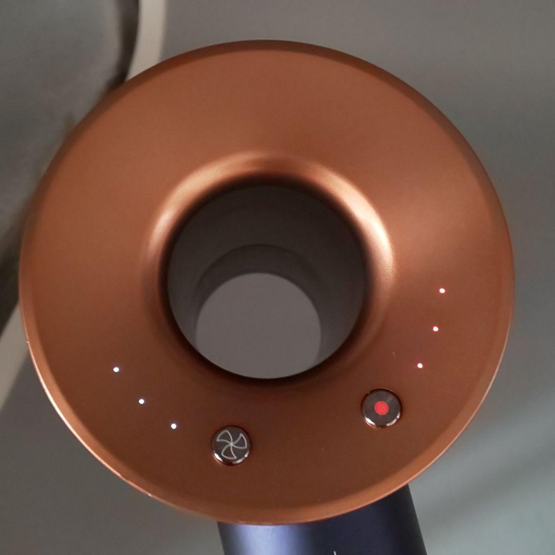 ダイソン dysonドライヤー HD08《国内正規品・風量新品同様》731