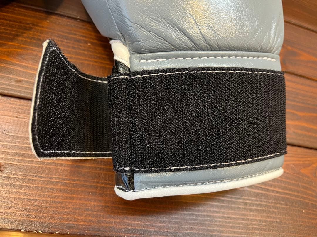 Winning オーダー ボクシンググローブ 10oz グレー／ブラック