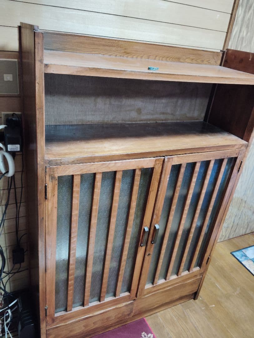 木製キャビネット 中型 スラット扉