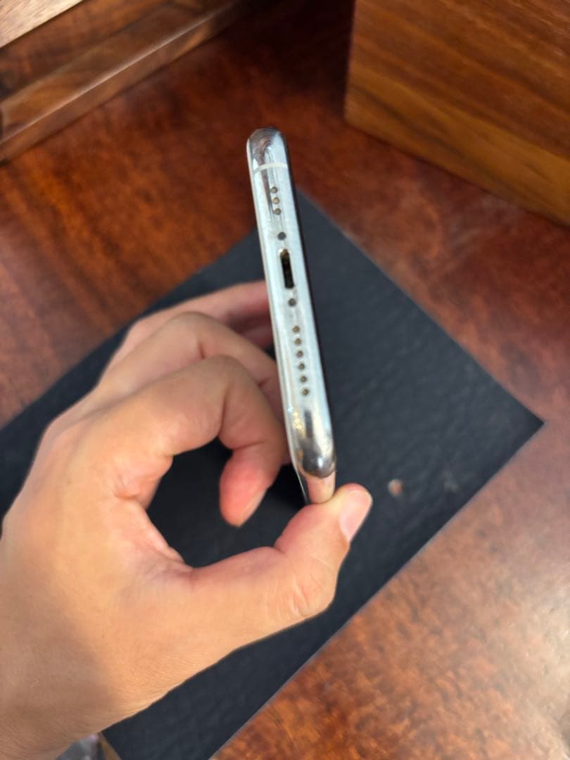 携帯電話本体 iPhone11pro 64g