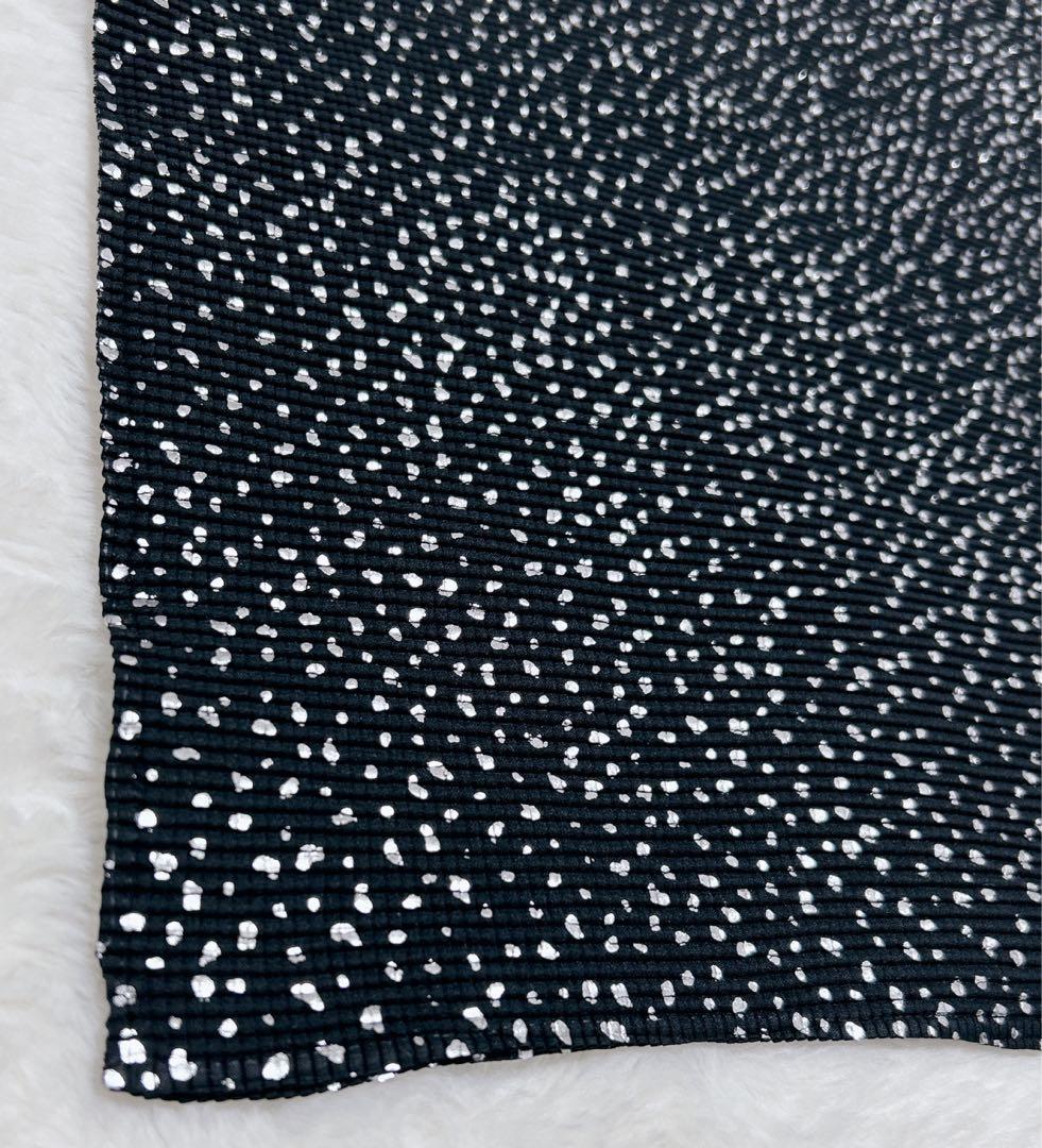 未使用級☆イッセイミヤケ プリーツプリーズ タンク トップ 柄シルバーメタリック