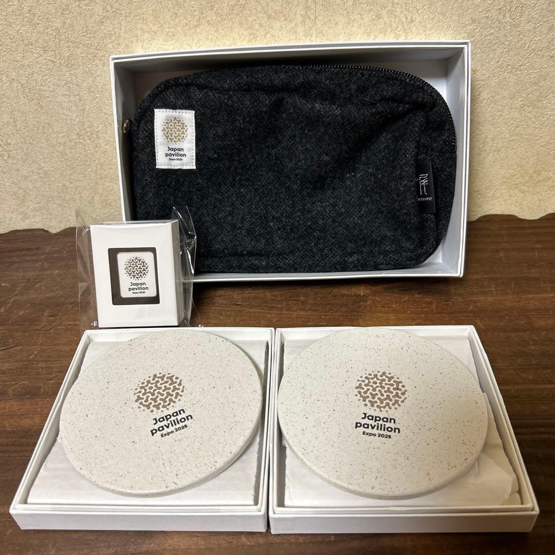 EXPO大阪・関西万博2025 VIP ピンバッジ　コースター　ポーチ　4点