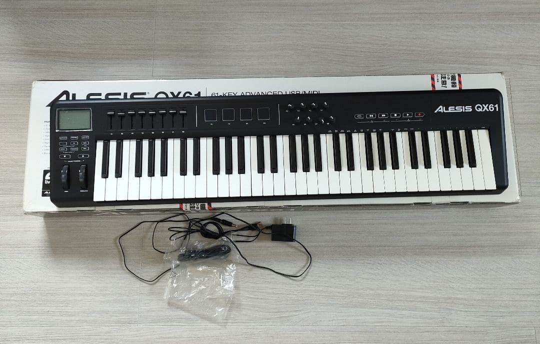 鍵盤楽器 Alesis QX61 61-Key USB/MIDI Controller