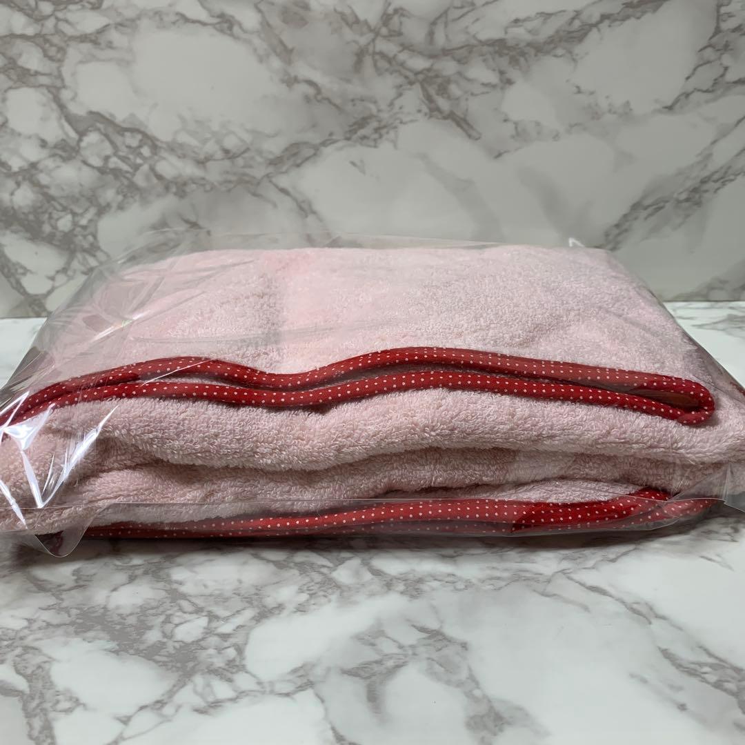 Sanrio Hello kitty バスタオル　水玉リボンキティ