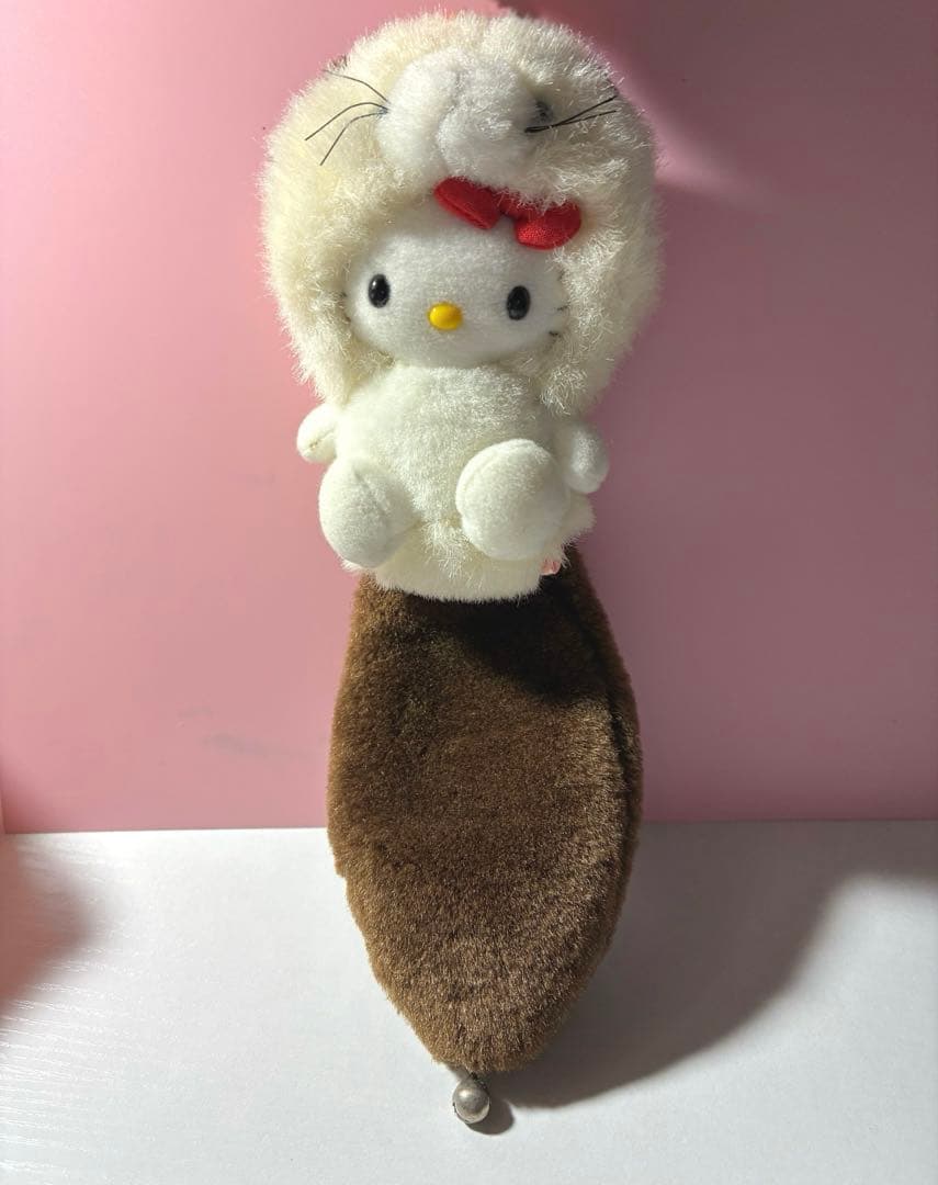 ハローキティ　しっぽ倶楽部　キーホルダー　冬季限定