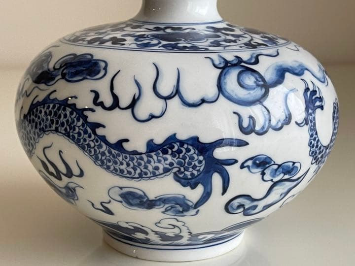 龍　壺　大清雍正年製　アンティーク　開運　ツボ　花瓶