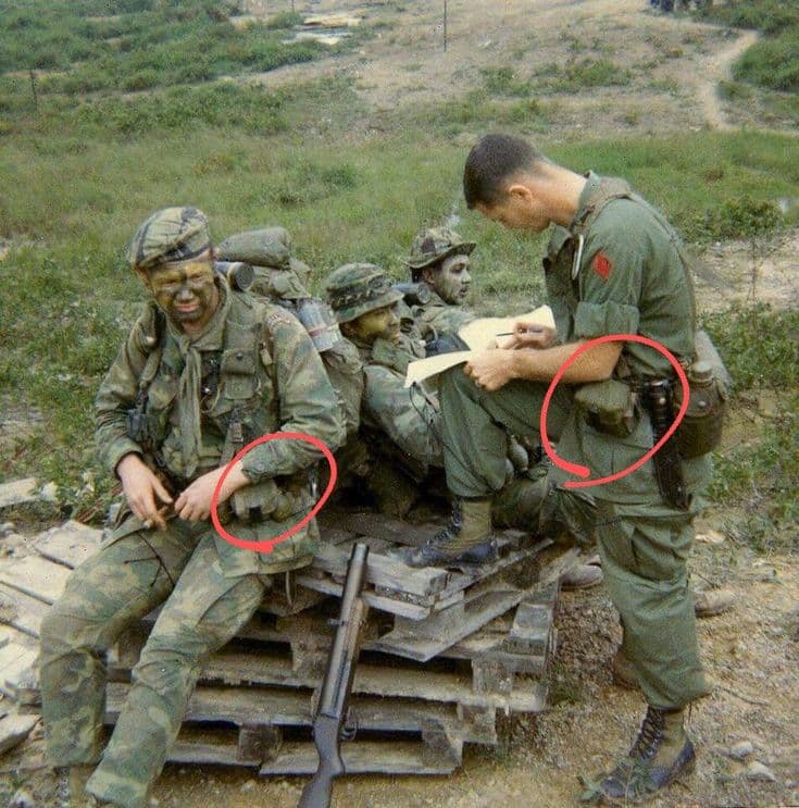 アメリカ軍実物放出品　68年製 M16 20連マガジンポーチ（ナイロン製）