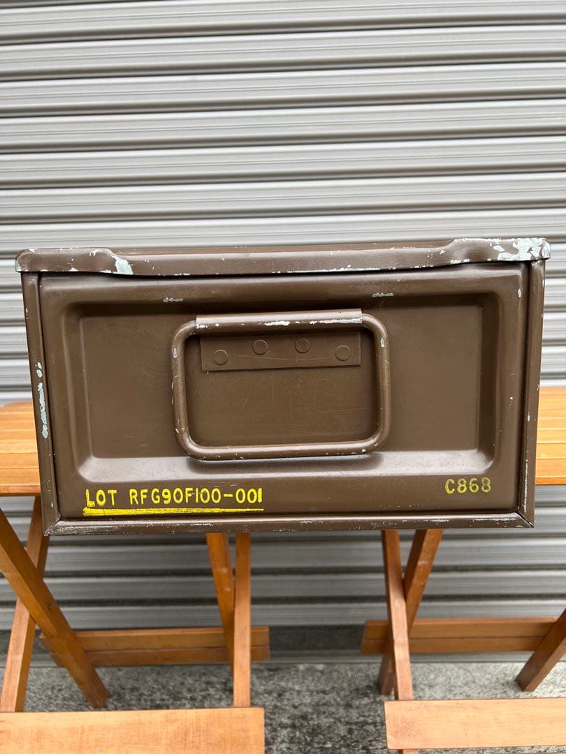 弾薬箱　81ｍｍ追撃砲用　ミリタリーボックス　金属製　アンモボックス　収納ケース