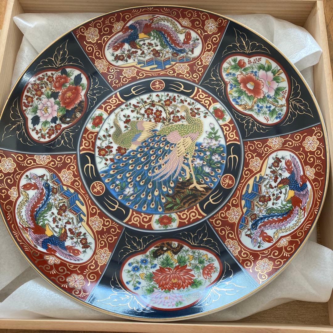 ラスト価格‼️大泉窯、伊万里錦、孔雀デザインの陶磁器皿 、桐乃木箱入り
