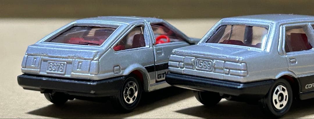 トミカ トヨタ カローラ4ドアセダン カローラレビン 2台セット