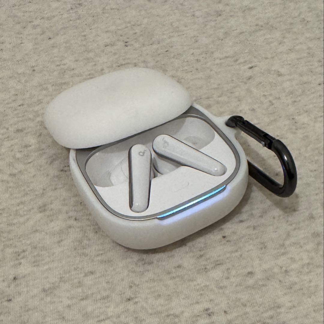 soundcore by Anker Liberty 5 ホワイト　ケース付き！