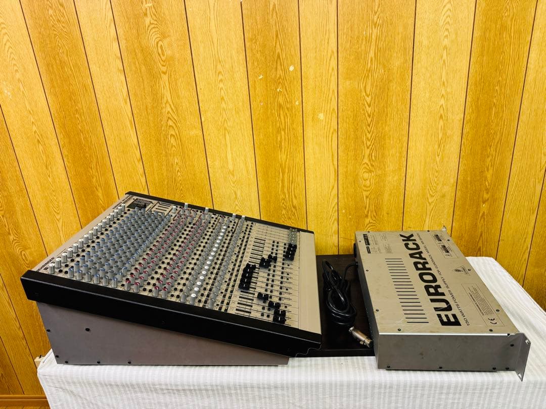 Behringer EURORACK MX3242X ミキサー ユーロラック