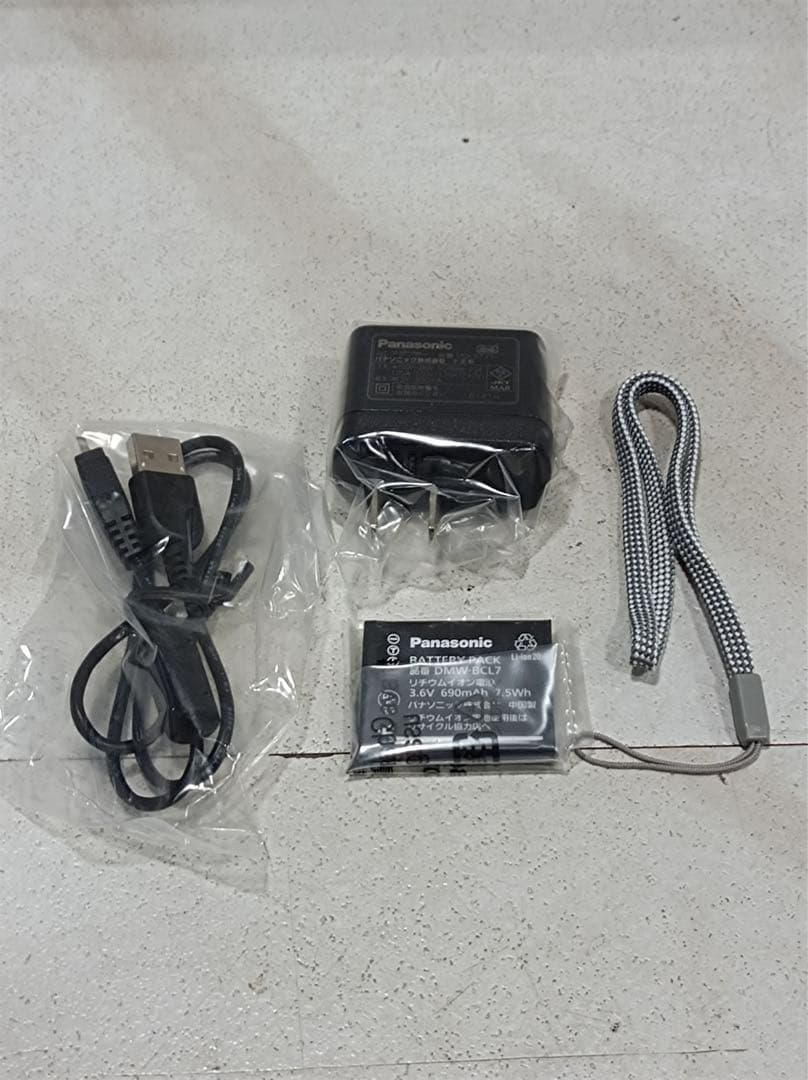 八6645【未使用品】 パナソニック デジタルカメラ LUMIX SZ10