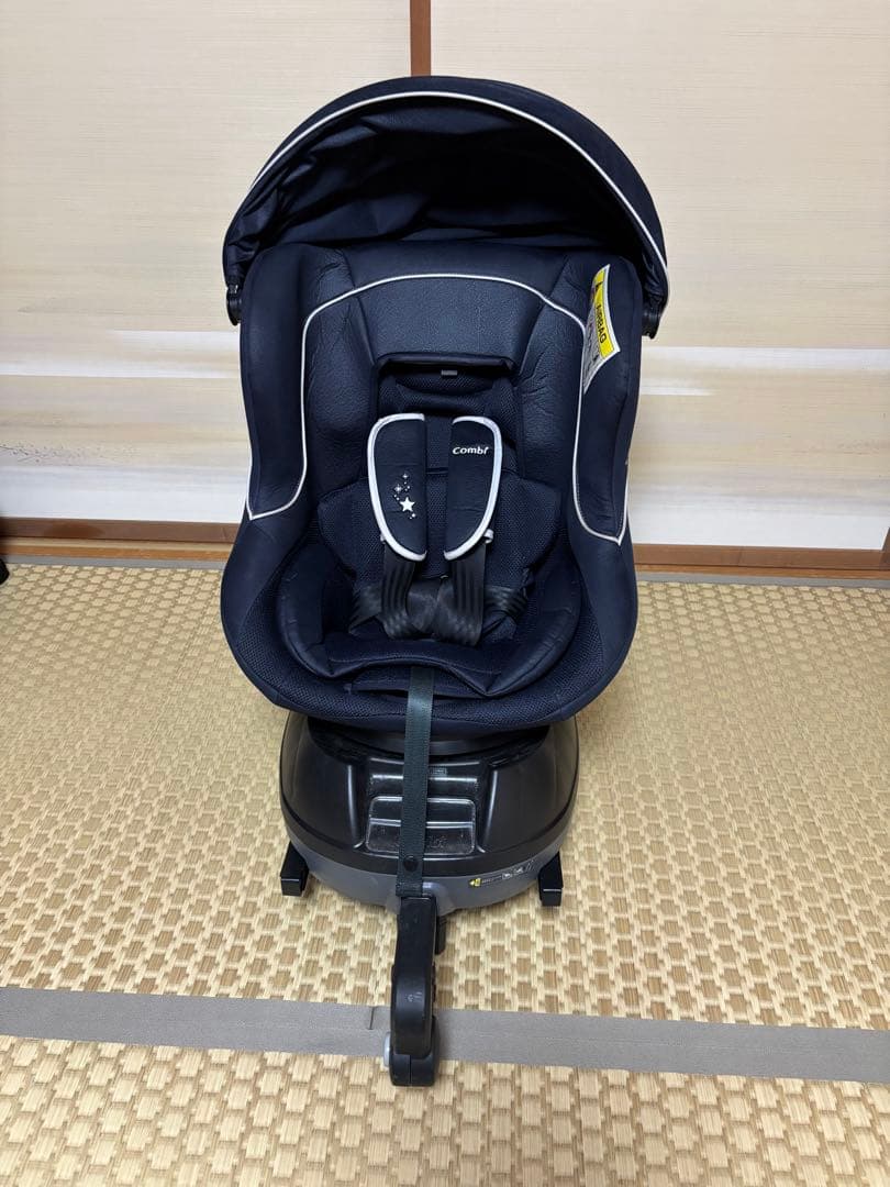 コンビチャイルドシート　クルムーヴISOFIX Simplight ネイビー