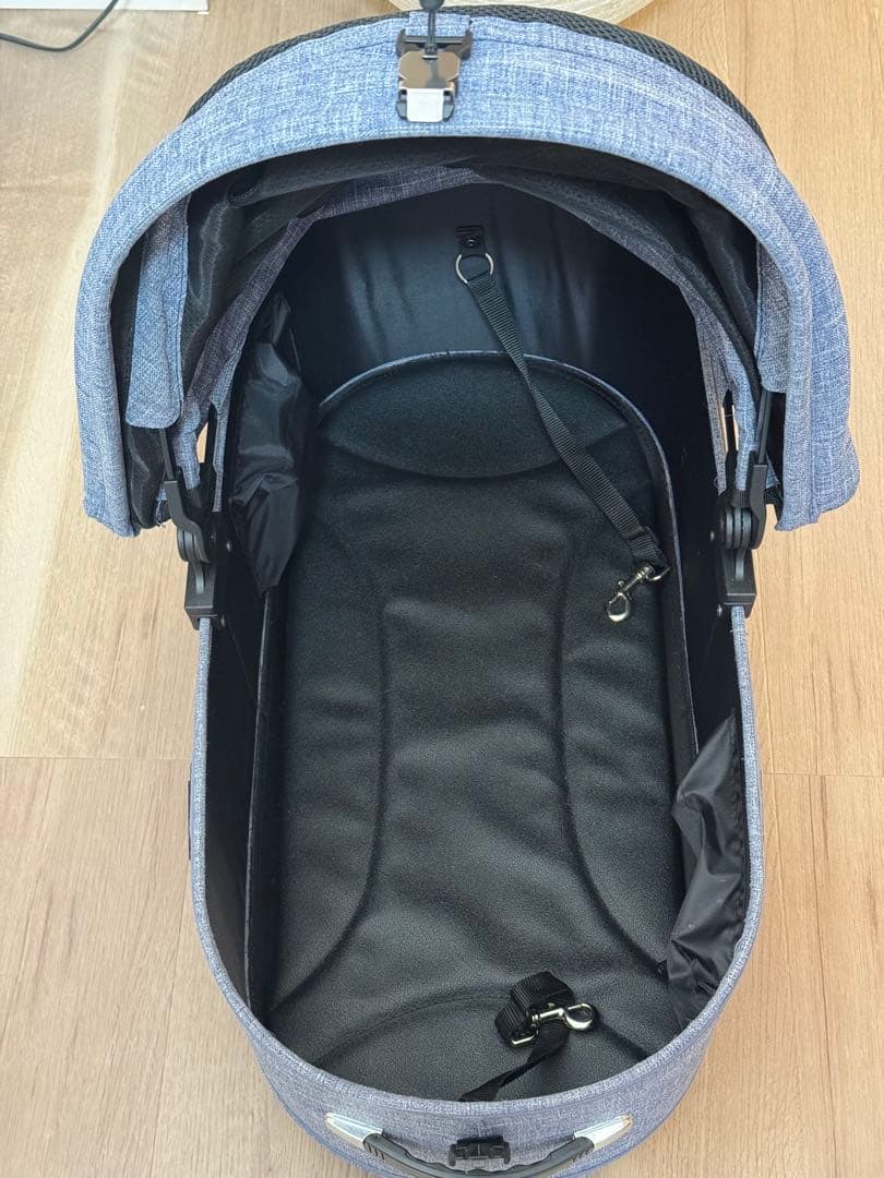 AIRBUGGY エアバギー DOME3 ラージサイズ　車載用ベルト付き