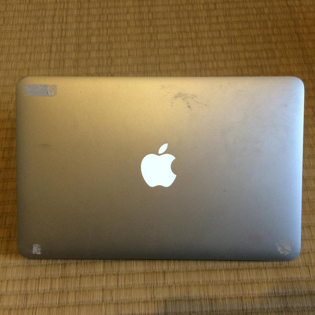 Apple MacBook Air (11インチ) (Early 2015)