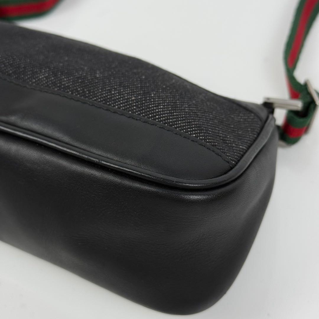 【極美品】グッチ シェリーライン アクセサリーポーチ レザー ロゴプレート 黒